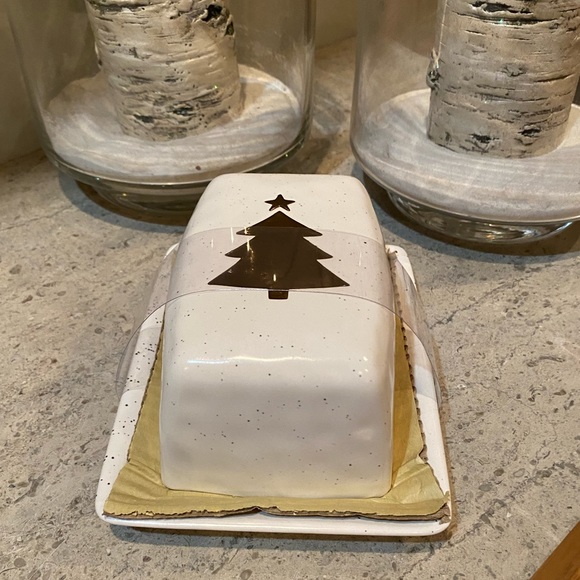 Stoneware Christmas Tree Butter Dish By Harvest Green Stufios - Picture 8 of 8